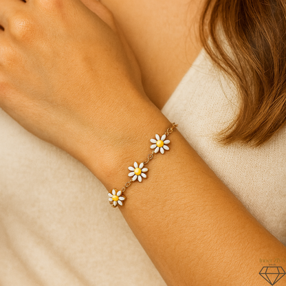 Daisy Bloom Gold Bracelet