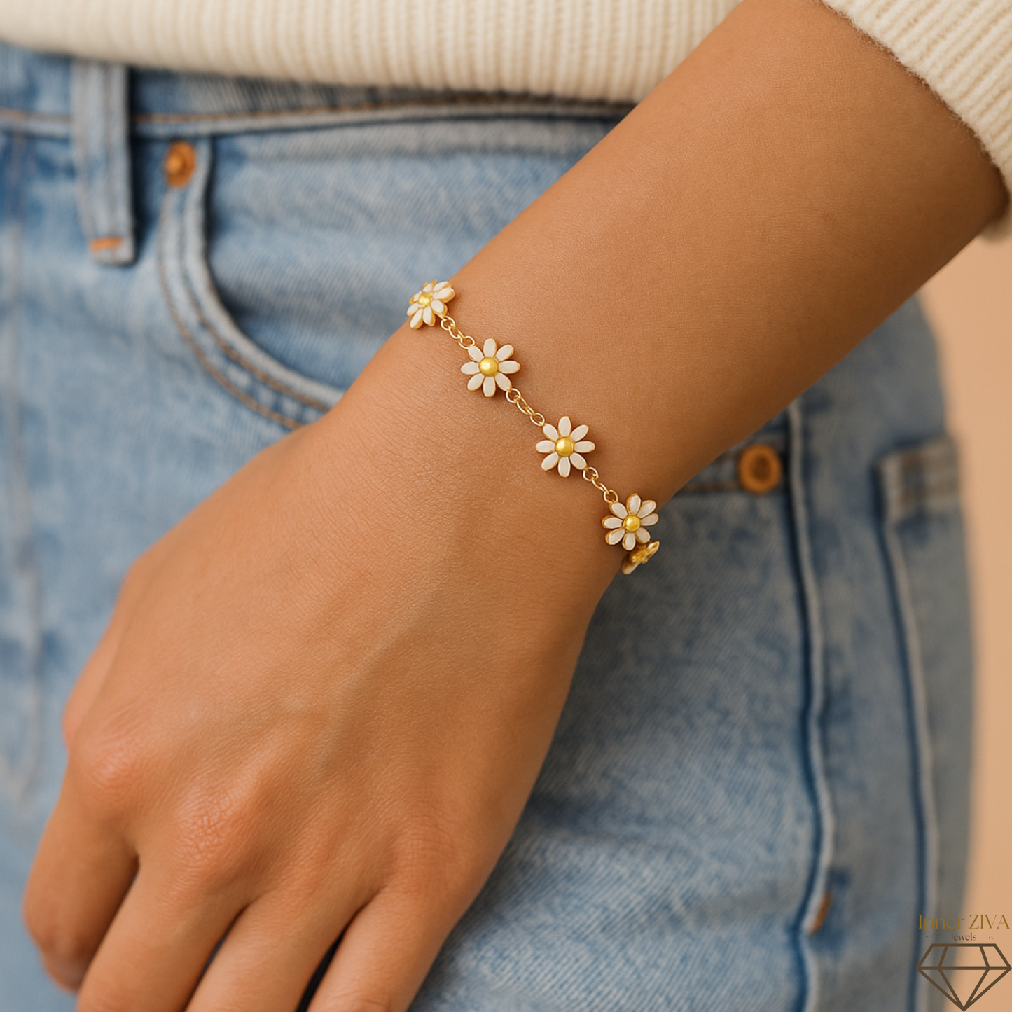 Daisy Bloom Gold Bracelet